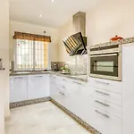 Hanami Puerto Alto Pa 4-12 Apartment Estepona